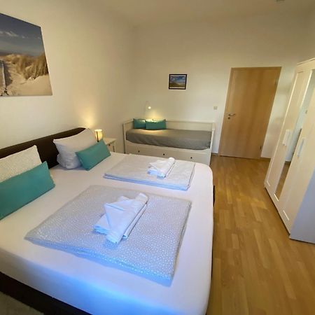 Zur Schleuse - Ferienwohnung Bis 6 Personen Mit Gem Garten Росток Екстериор снимка