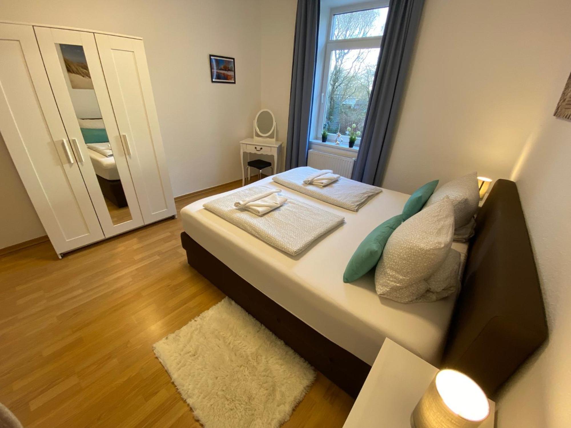 Zur Schleuse - Ferienwohnung Bis 6 Personen Mit Gem Garten Росток Екстериор снимка