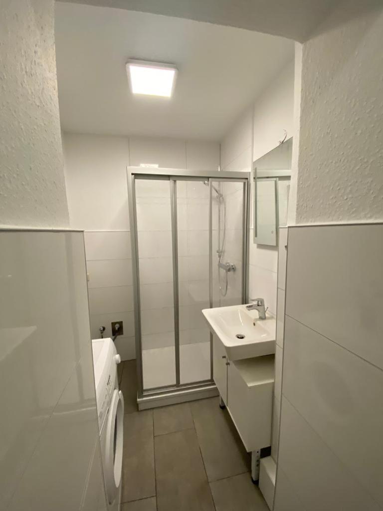 Zur Schleuse - Ferienwohnung Bis 6 Personen Mit Gem Garten Росток Екстериор снимка