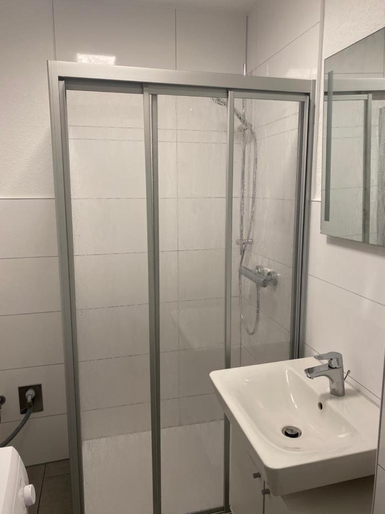 Zur Schleuse - Ferienwohnung Bis 6 Personen Mit Gem Garten Росток Екстериор снимка