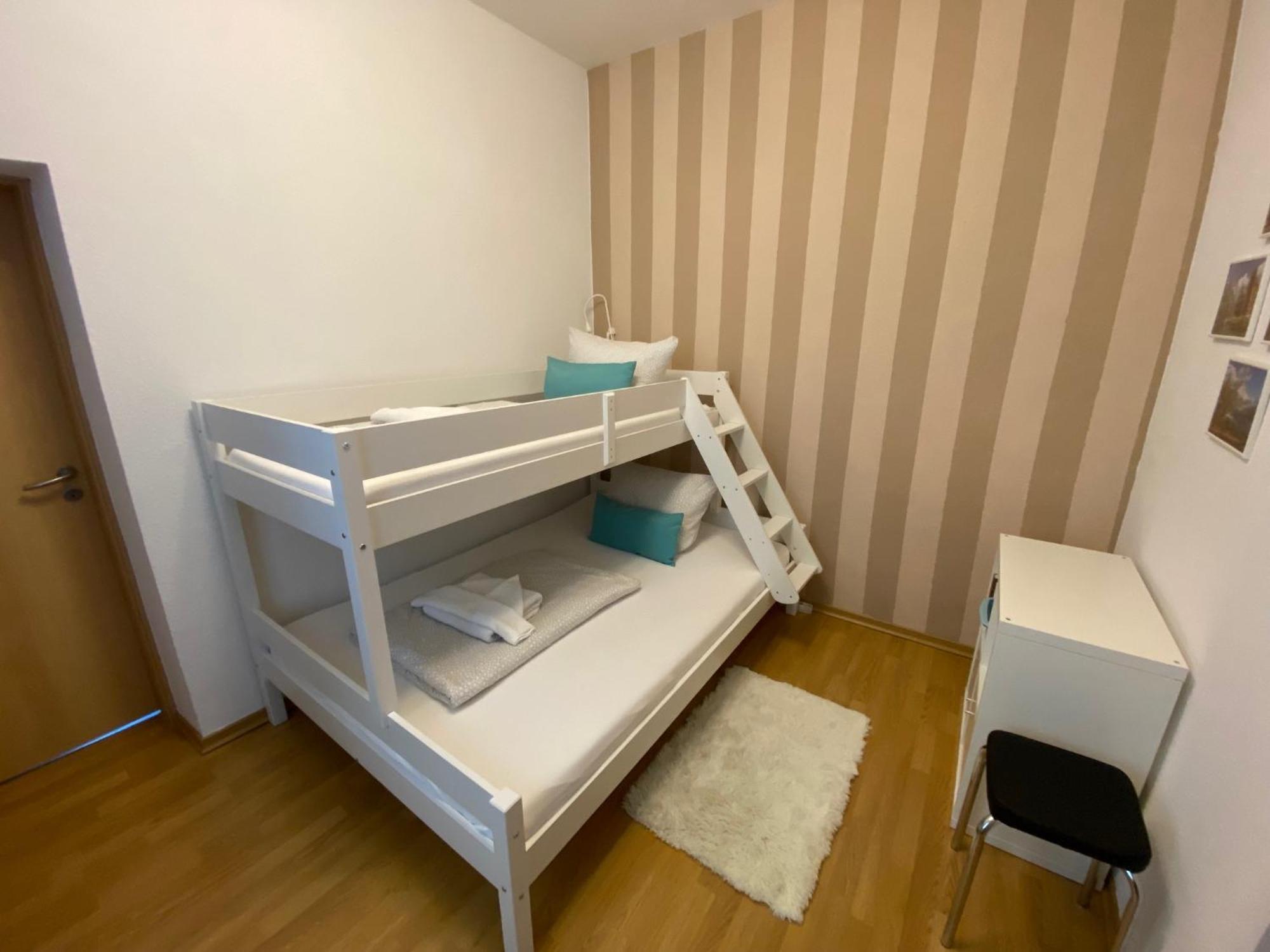 Zur Schleuse - Ferienwohnung Bis 6 Personen Mit Gem Garten Росток Екстериор снимка